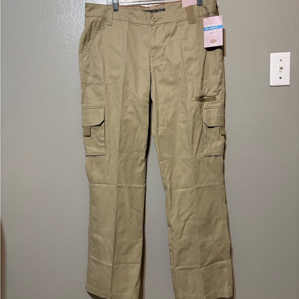 NWT Women’s Cargo, Relaxed Fit Straight leg Dickies Khaki Pants Size 14R - Picture 3 of 14